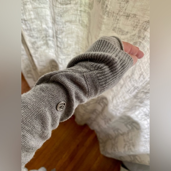 Lululemon Iconic Wrap Sweater- Striped Gray Size 4 - Picture 7 of 7